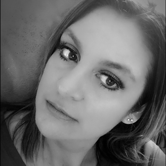 Meet your Posher, Marnmarnie - Picture 1 of 1